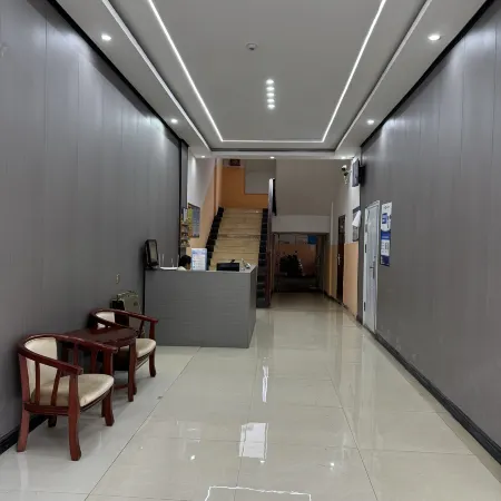 Jishui Business Hotel