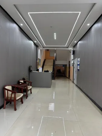 Jishui Business Hotel Отели рядом с достопримечательностью «Motan Taohua Island»