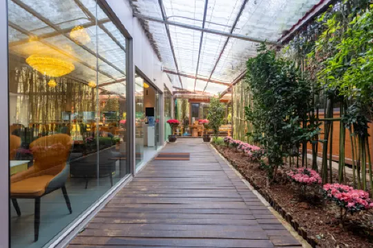 Days Inn Select Wyndham Kunming Airport