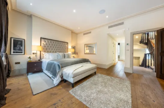 Royal Mayfair Villa 酒店