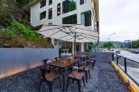 Shanya Light Luxury Intelligent Courtyard Hotel (Zhangjiajie National National Forest Park Store)