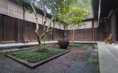 Taohuayuan Yunshe Resort Отели в г. Таоюань