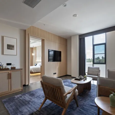 Yangzhou Fengyin wutong Holiday Hotel