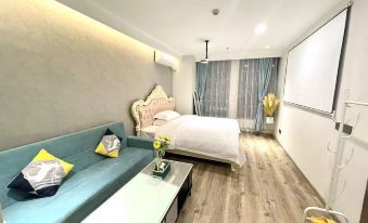 Baxi Homestay(Huaihua South Station Wanda Store)