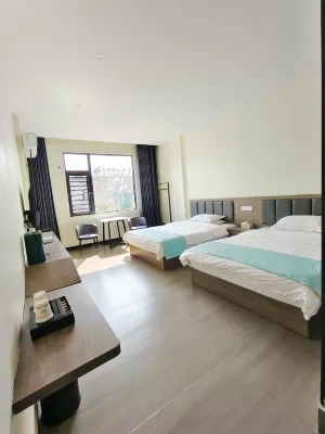 Yuanmou Kaiyuan Hotel Hotel dekat Langbapu Earth Forest (Xinhua Earth Forest)