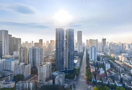 Invis - High-Rise Panoramic Art Apartment (Chengdu Taikoo Li Store) Отели рядом с достопримечательностью «Chengdu Research Base of Giant Panda Breeding»