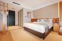 Vic Multi-Cloud Enjoy Hotel - พร้อมระเบียง