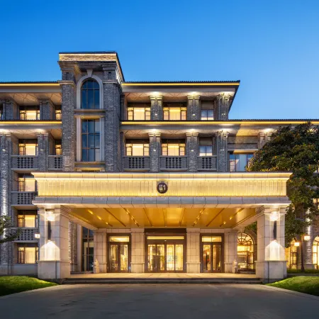 George Morandi Hotel (Nanjing University of Aeronautics and Astronautics Crescent Lake Branch) Отели рядом с достопримечательностью «Дворц Мэйлин»