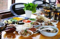 Pingwu Huajian Banshan Homestay - فطور