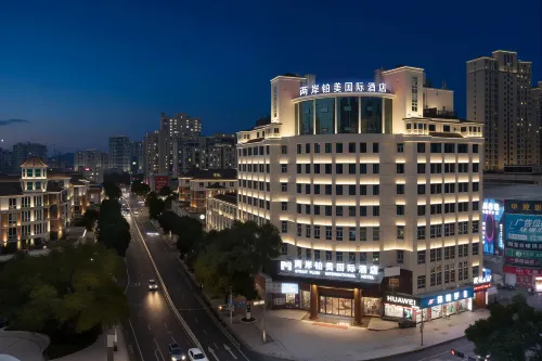 STRAIT PLUM INTERNATIONALC HOTEL