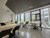 Yilong Anyun Hotel (Xi'an High-Speed Railway North Station Yuanding Road Subway Station)