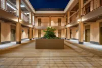 Rezen Huasheng Resort Hotel (Nalati Scenic Area)