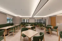 Wanfeng Premium Hotel (Guanshanhu Park) - parking