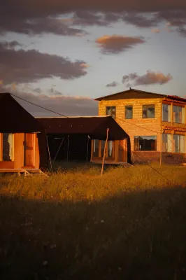 Tsegho NOMAD CULTURAL LODGE - Bãi đậu xe