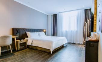 HanTing Premium Hotel (Tianjin Huabei Group Subway Station)