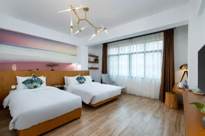T-Moon Hotel (Nanmenwan) Hotels in Stone Scenic Spot In Old Town