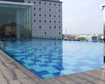 Harris Hotel & Conventions Solo Hotels in Surakarta