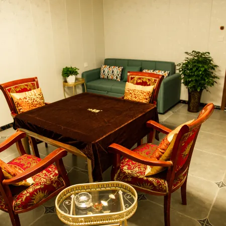 Lezhi Hongmei Hotel