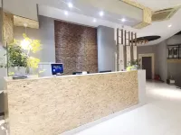 Jinhaocheng Hotel (Pengzhou Bus Station No. 1 Middle School)