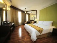 Wiang Inn Hotel Hotels near Wat Pra Sing