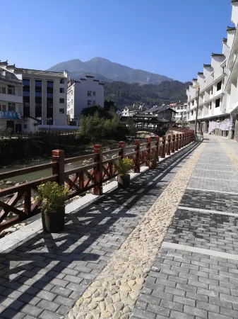 Yunhetitian Guchuangyi homestay Отели рядом с достопримечательностью «Fenghuangshan Forest Park»