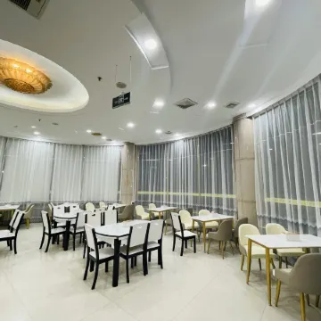 Vienna Classic Hotel (Xinxing South Station Yanjiang South Road)