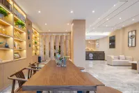 Floral Hotel·Nanjing Huakang Hotel (Nanjing Ming Palace Subway Station Branch)