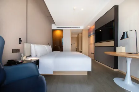 Atour Hotel Ningbo Sanjiangkou Bund Bookstore