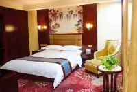 Chunjiang Holiday Hotel Hotels near Aijia Shopping Plaza
