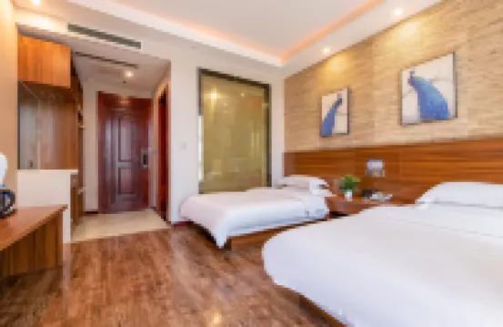 Luyuanchun Boutique Hotel (Jiaozuo University of Technology Shuangyong Theme Park)