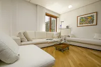 Elegance Suite Isabella - Happy Rentals - Homestays