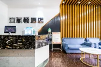 Carlston Hotel