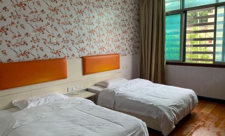 Chaling City Business Hotel - Housity