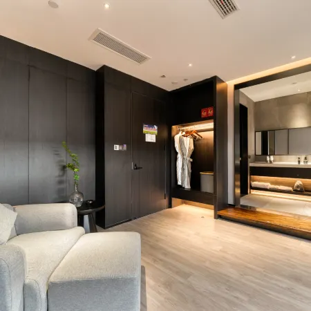 Longyou Yuyue·Heyuan Resort Hotel