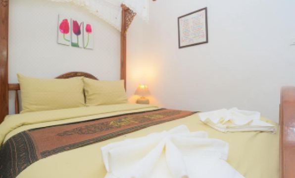Ban Ao Thong - Housity