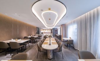 Homeinn Plus hotel  (Guangzhou Tianhe Sports Center Zheng Jia CENTRAL)