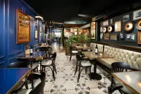 Boutique Hotel First City