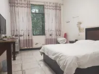Luodian Xinhe Hotel فنادق في لوى ديان