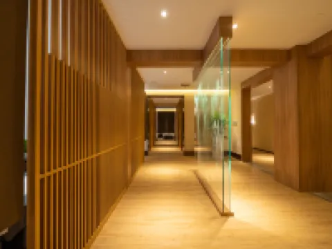 Mayflower Hot Spring Hotel (Xinmi Qingping Square) Hotels in Xinmi