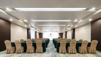 The GiorgioMorandi Hotels F (Qufu's Temple and Cemetery of Confucius and Kong Family Mansion)