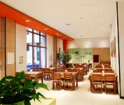 OrangeriePremium Hotel (Dalian Changxing Island Santang Commercial Street) - Parkplatz