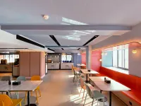 HanTing Hotel (Huaihua Railway Station Xintiandi Plaza)