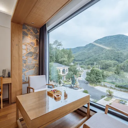 Jiuhuashan Yanqi Lake Bay Hotel