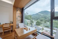 Jiuhuashan Yanqi Lake Bay Hotel
