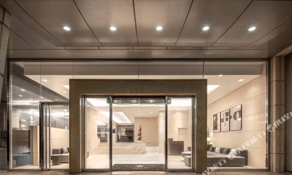Lakeshore Hotel Metropolis I