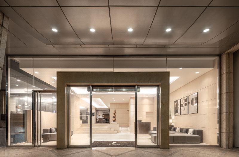 Lakeshore Hotel Metropolis I
