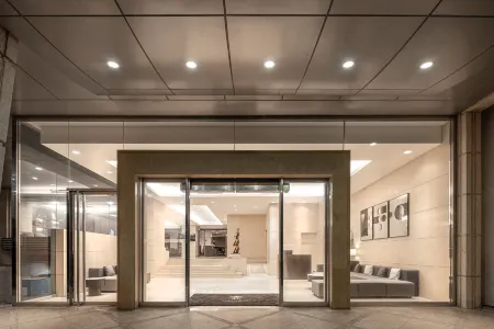 Lakeshore Hotel Metropolis I Отели в г. Синьчжу