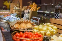 Linyi Kaleston International Hotel Hotels in Lincang