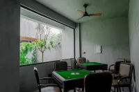 Xishan Private Hot Spring Cinema Homestay (Qingchengshan High-Speed Railway Station)