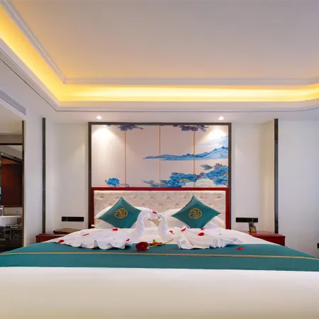 Yulong Hotel